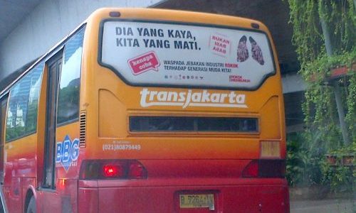 Dilarang Merokok atau Dia yang Kaya Kita yang Mati